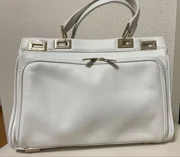 란셀 핸드백 화이트 가죽 골드 금장 장식