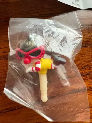 히스테릭 미니 캡슐 토이 가챠가챠 대박 골드 이어폰 잭