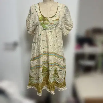 셰리라파무 프랑슈리페 풍경 무늬 반팔 원피스 크림색