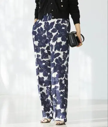 이에나 팬츠 라인 플라워 팬츠 플라주 투모로우랜드 좋아