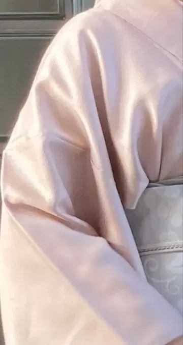 [ 키쿠쥬 ] 타사 실크 수놓은 문장 기모노 이로무지