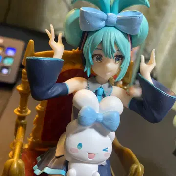 초코노세 프리미엄 피규어 하츠네 미쿠 x 시나모롤 2개 세트