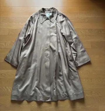 the [ H ] 실크 100% 스프링 코트