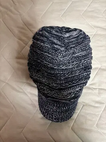 CIVARIZE 네이비와 화이트 헌팅 캡