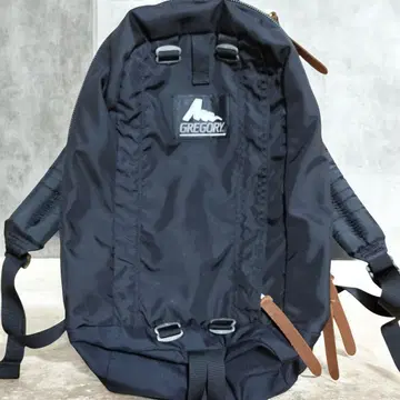 그레고리 하프데이 구 로고