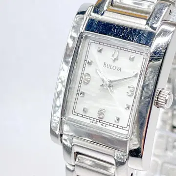 Bulova 여성용 쿼츠 손목시계 실버 142