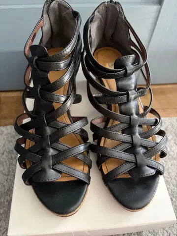 ing 잉그 블랙 뜨개질 스트랩 샌들 백 지퍼 가죽 블랙 24cm