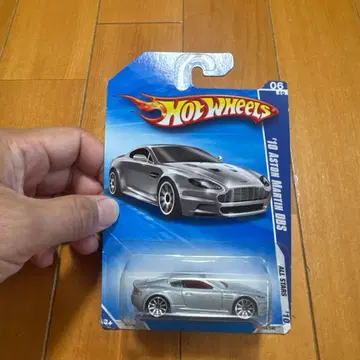 10 Aston Martin DBS Hot Wheels 미니카