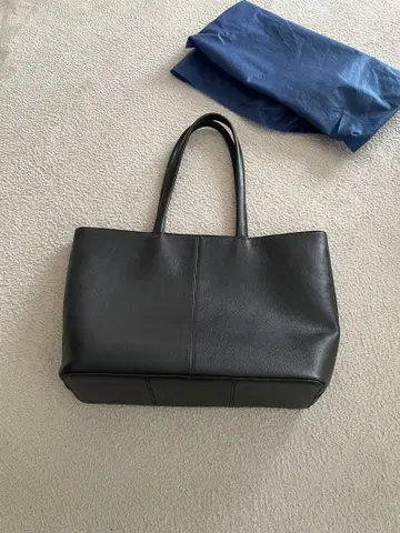 블랙 가죽 토트백