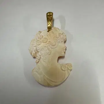 K18 쉘 카메오 펜던트