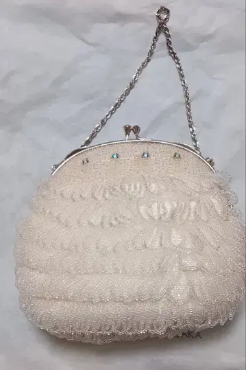 비즈 백 미사용 화이트 프릴 레트로