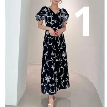 SNIDEL sustainable 리본 프린트 원피스 네이비 1