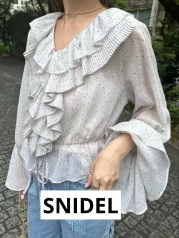 새상품급 Snidel Sustainable 볼륨 프릴 시어 블라우스 도트