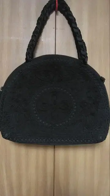 도쿄 소와르 코드 자수 포멀 백 블랙