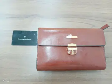 거의 미사용 Ermenegildo Zegna 브라운 클러치백 가죽