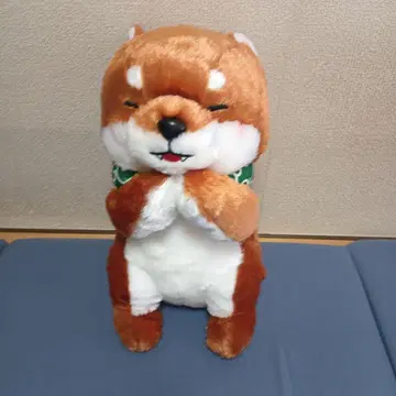 그린 컬러 스카프가 달린 강아지 봉제 인형