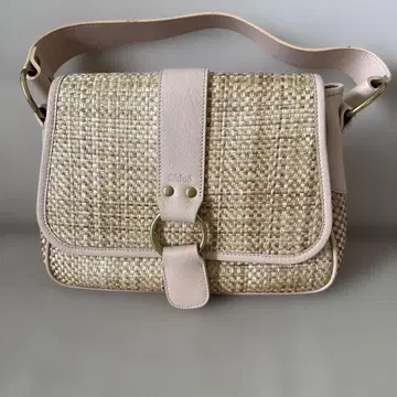 끌로에 베이지 라탄 숄더백