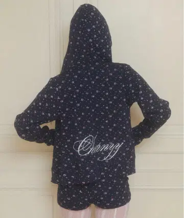 chernyy floral hoodie 미니 꽃무늬 백 자수 로고 후디