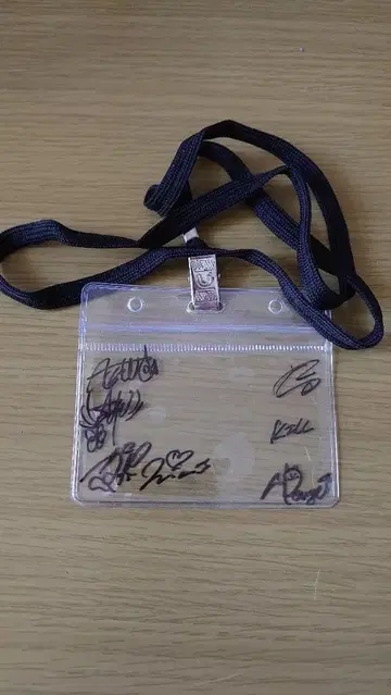 마큐로 사인 포함 패스 케이스