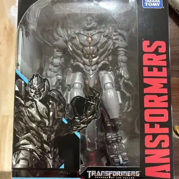 SS-11 스튜디오 시리즈 메가트론 트랜스포머 타카라토미