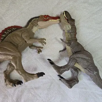 쥬라기 월드 스피노사우루스 티라노사우루스 피규어 마텔