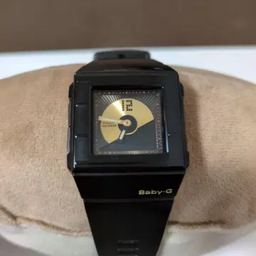 CASIO 베이비-G 블랙 골드 손목시계