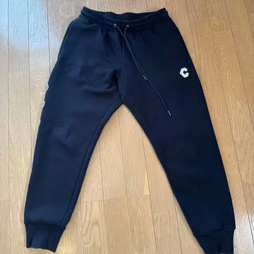 크로노스 블랙 조거 팬츠 로고