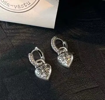 하트 이어커프 크로스 펜던트 귀걸이