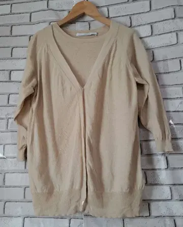 FRAMeWORK 베이지 V넥 가디건 앙상블