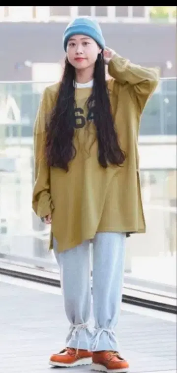 빔즈 보이 로고 풋볼 롱 슬리브 티 베이지