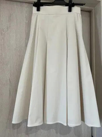 아나이 ANAYI 턱 플레어 스커트