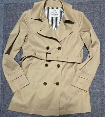 새상품급 23구 트렌치코트 베이지 숏 벨트 포함