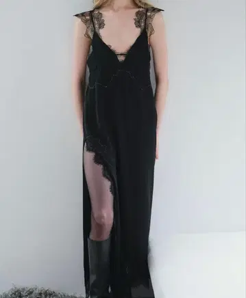 [ 기간 한정 가격 인하 ] ZW COLLECTION 레이스 슬립 드레스