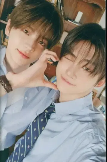 TWS 일반ver SHINYU/JIHOON 첫인사