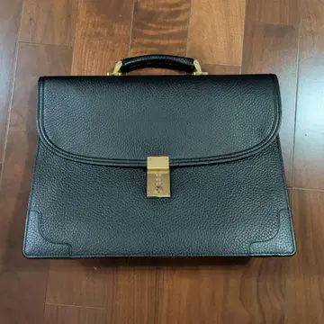 은장 타니자와 블랙 가죽 비즈니스 백 플랩식