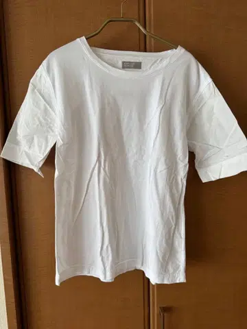 MARGARET HOWELL 화이트 반팔 T셔츠