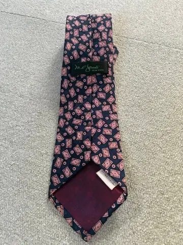 Jones New York 넥타이