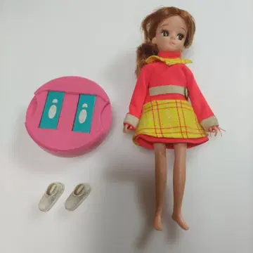 초대 리카짱 인형 본체 신발 스탠드