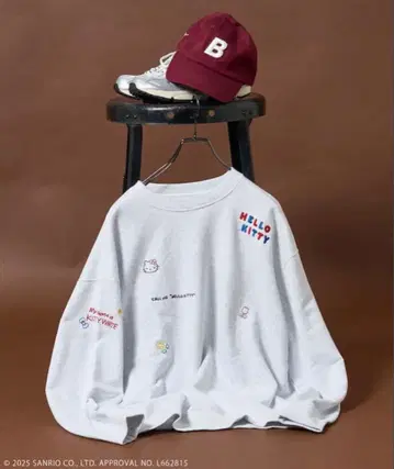 헬로키티 맨투맨 라이트 그레이 50주년 기념