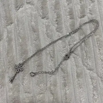 스와로브스키 열쇠 모양 크리스탈 목걸이