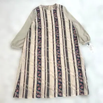 뷔르데사봉 [택 포함] 꽃무늬 자수 스트라이프 프린지 절개 원피스