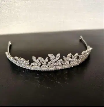 ANNAN WEDDING 리프 모티브 티아라 브라이덜
