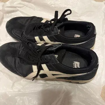 오니츠카타이거 스니커즈