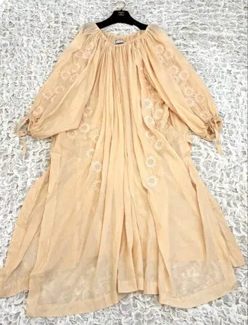 이 니카 츄 - 손 자수 라미 포켓 스모크 맥시 원피스