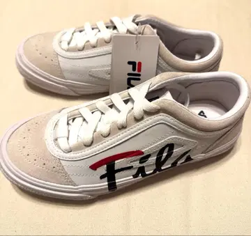 [레어] Fila 화이트 스니커즈 얇은 밑창