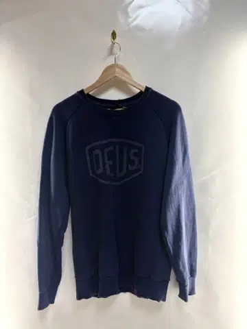 DEUS 네이비 로고 긴팔 티셔츠