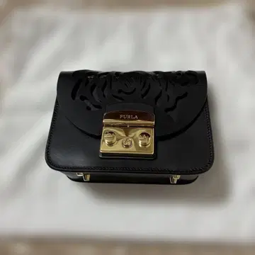 훌라 메트로폴리스