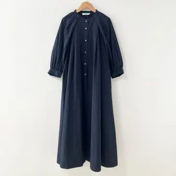 ebure 내추럴 드라이 타프타 텐트 실루엣 원피스 네이비