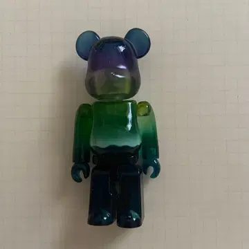 베어브릭 100% 오로라 제리빈
