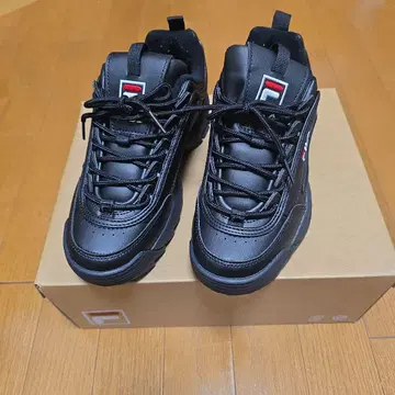 FILA 블랙 스니커즈